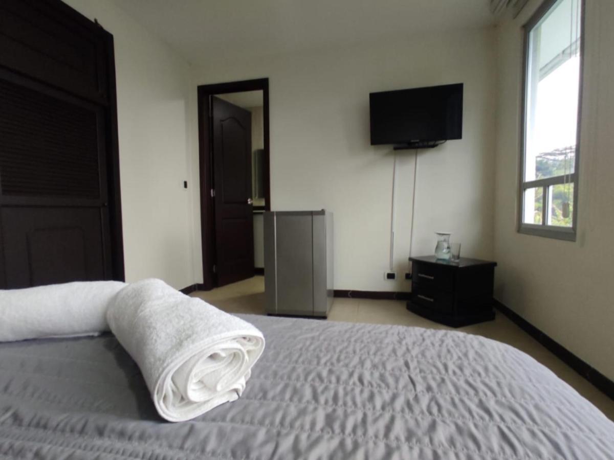 Habitacion Privada En Finca Turistica Hualcala La Mesa  Extérieur photo